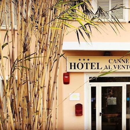 Hotel Canne Al Vento Santa Teresa Gallura Exteriör bild