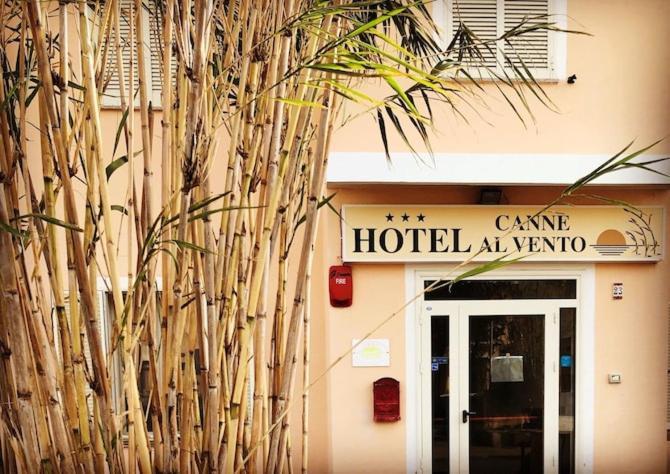 Hotel Canne Al Vento Santa Teresa Gallura Exteriör bild