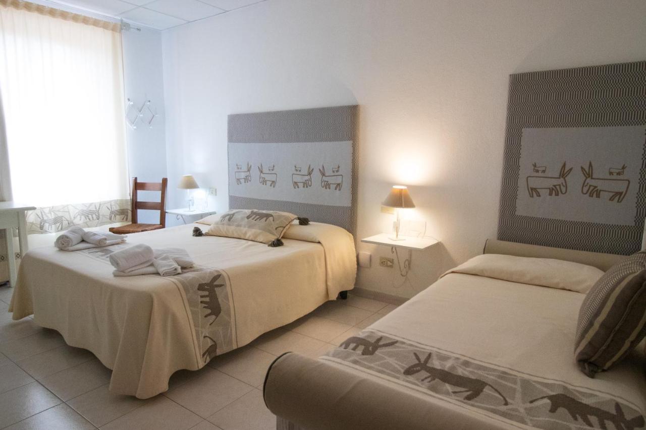 Hotel Canne Al Vento Santa Teresa Gallura Exteriör bild