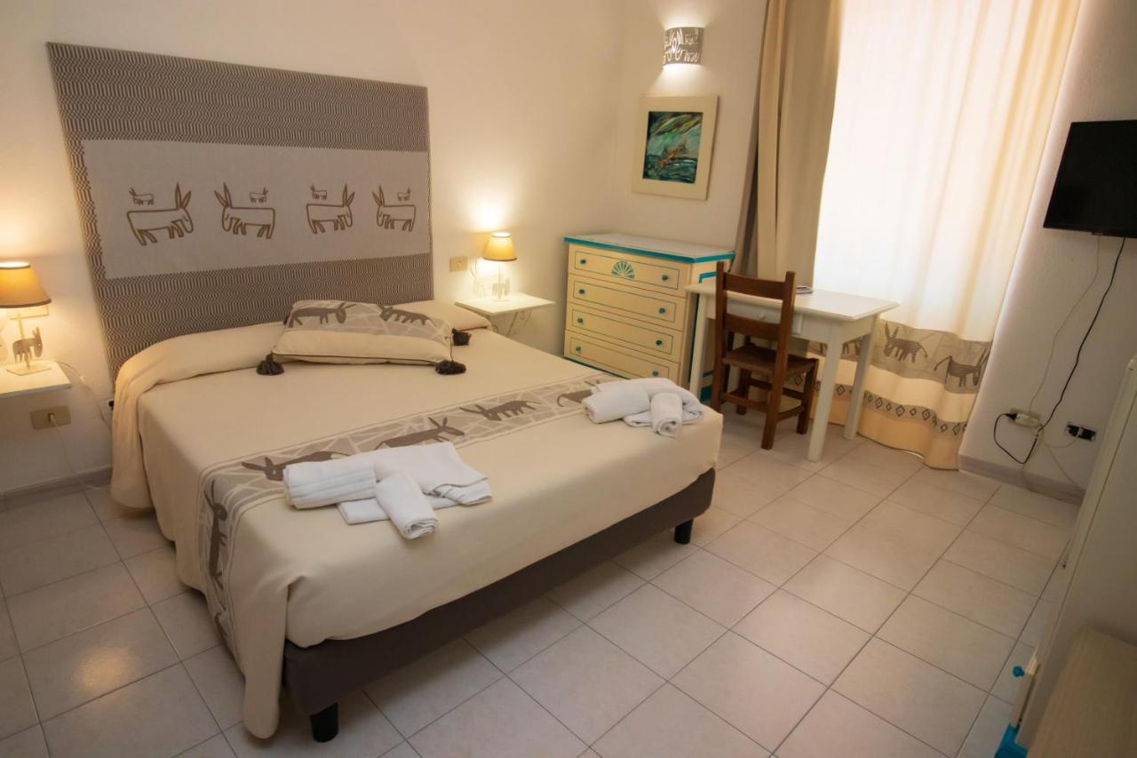 Hotel Canne Al Vento Santa Teresa Gallura Exteriör bild